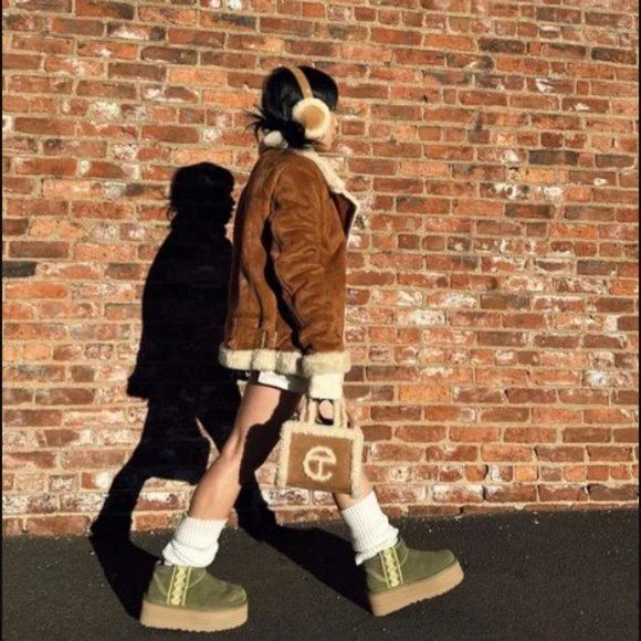 UGG Olive Ankle Boots with Tan Sole - Picture 3 of 8